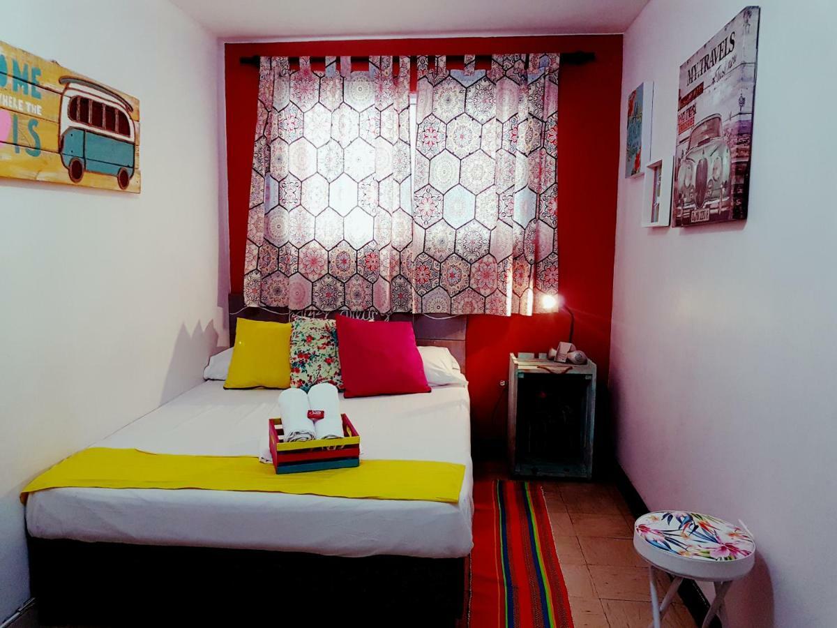 The Pelican Larry Hostel Кали Екстериор снимка